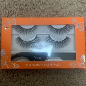 Monarch Lashes -Flirtacious Looks -Never used or opened
